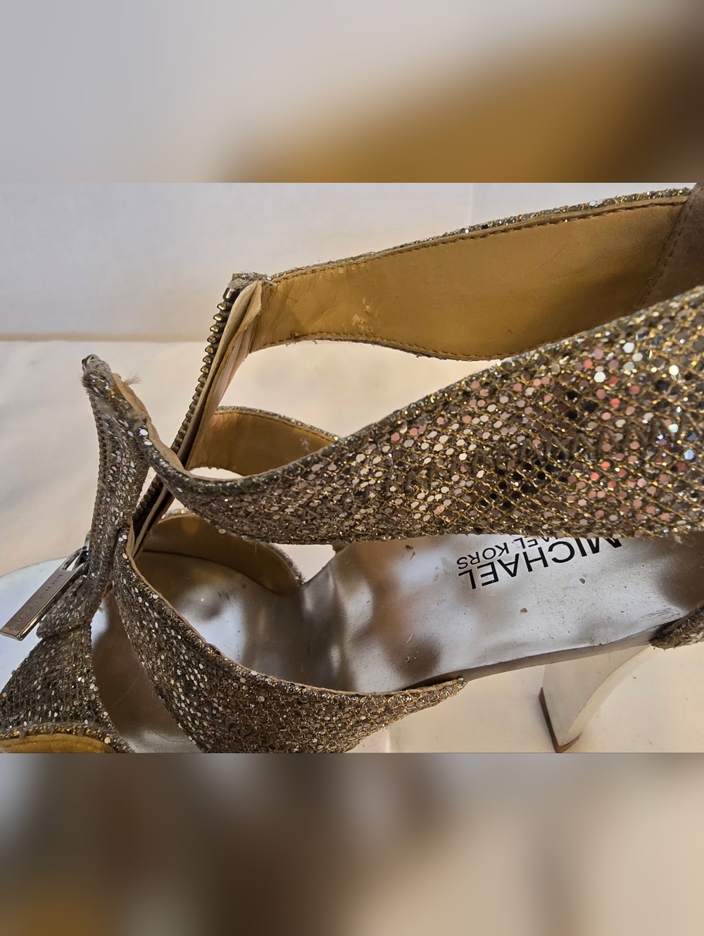 *NEW Michael Kors Silver Glitter T-Strap Heels 6 1/2 - Picture 9 of 9